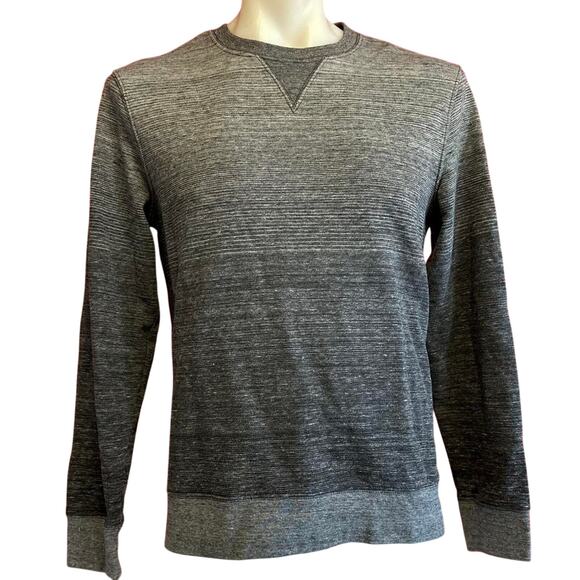 Mens Sweater Size Medium Gray Crew Neck Luxury Gym Ready Athletic Outdoors Fall - Picture 1 of 7